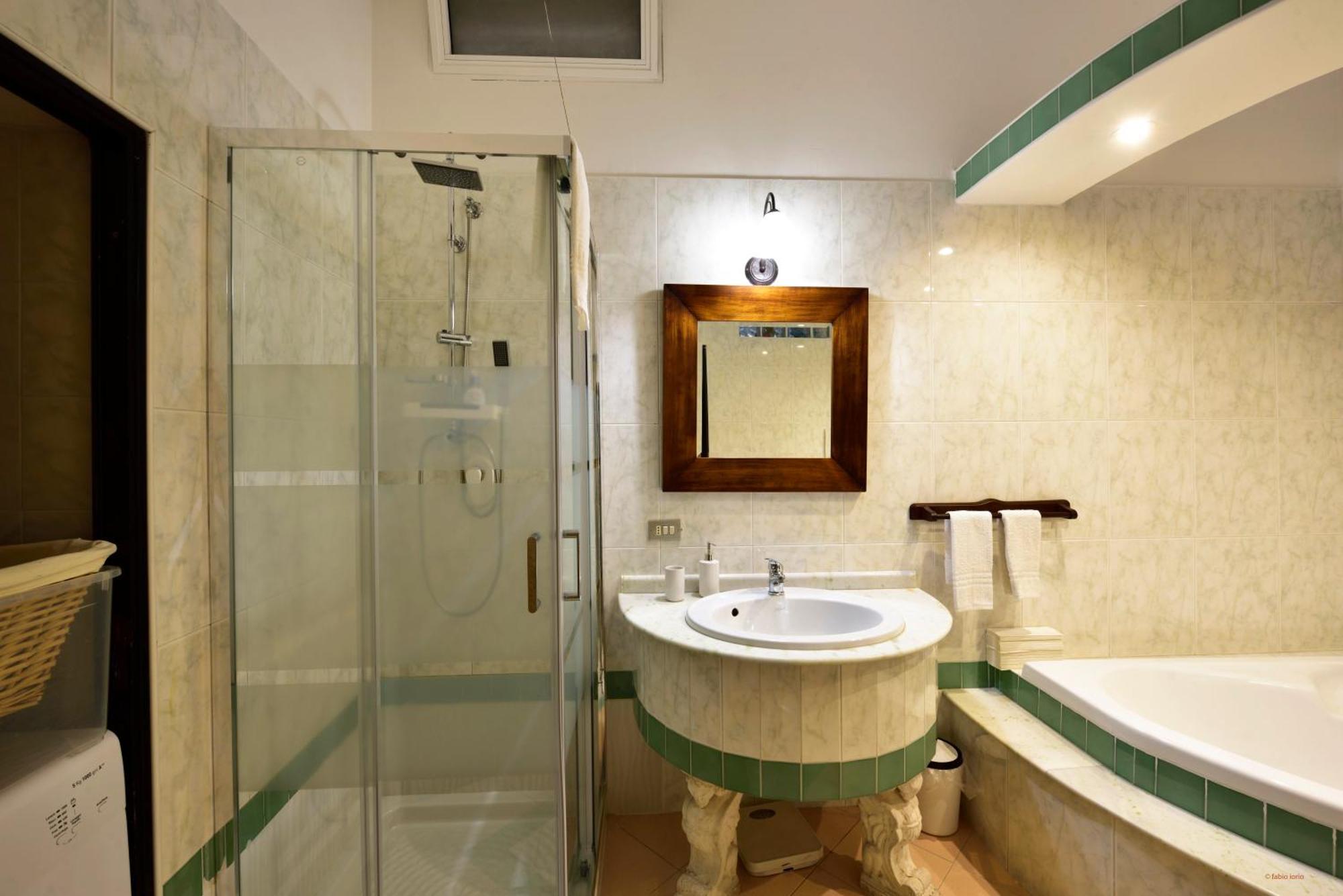 Ciaobari Apartment - Elegant 4 Bedrooms In The Heart Of Old Town Esterno foto